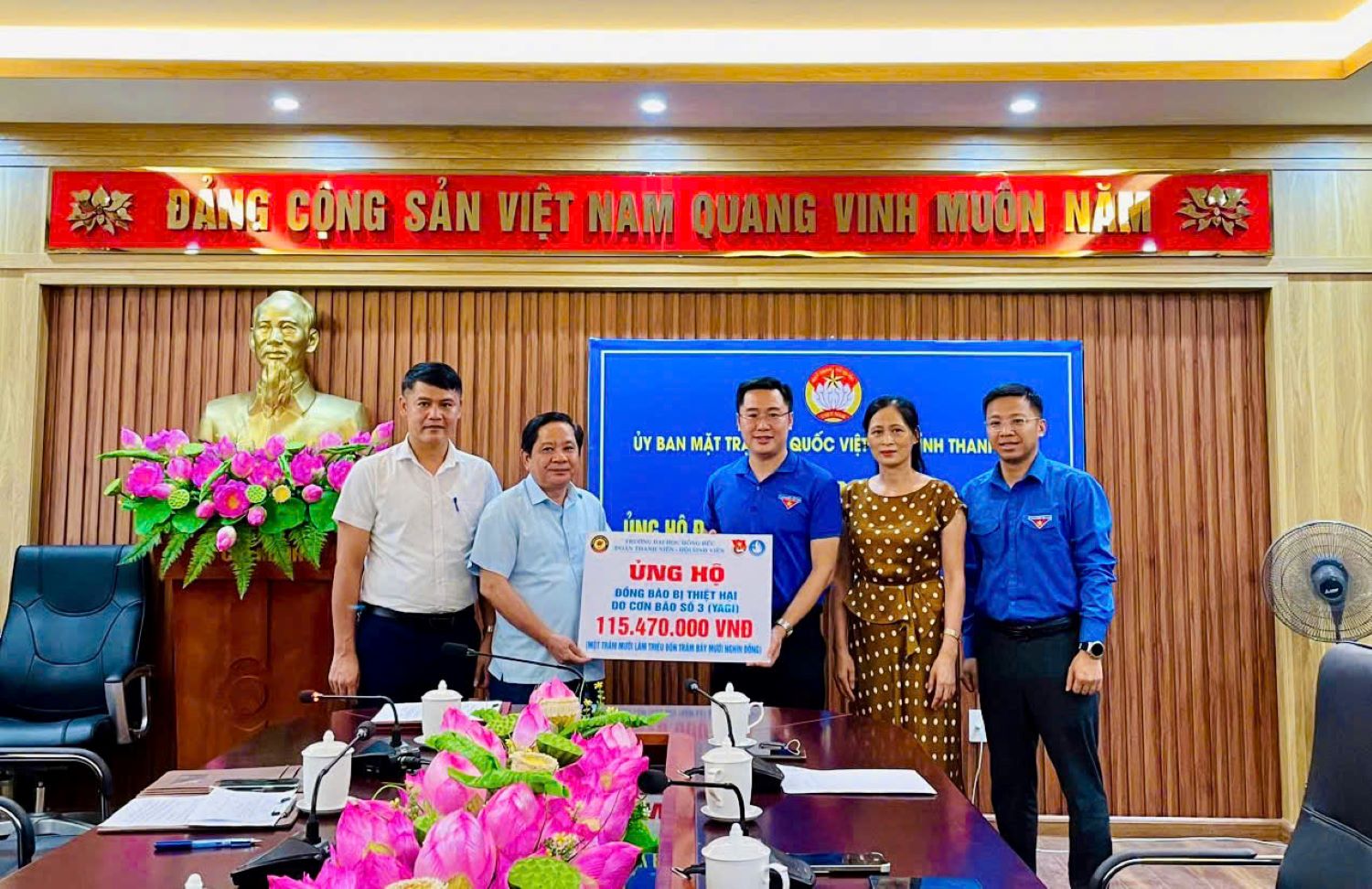 Sinh viên Trường Đại học Hồng Đức phát huy truyền thống dân tộc, ủng hộ đồng bào bị thiệt hại do cơn bão số 3 (Yagi).